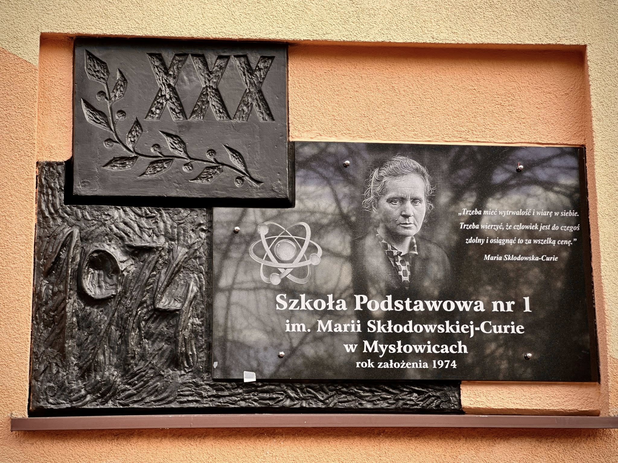 Tablica pamiątkowa.